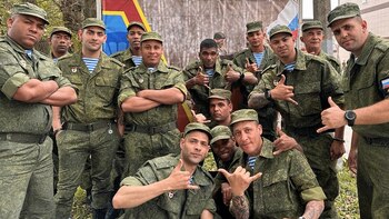 Rusia utiliza engaños para reclutar soldados en México, Cuba y Colombia