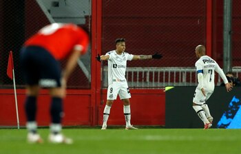 Kaio Jorge festeja su tanto.