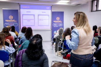 Academia Opostal, donde se preparan