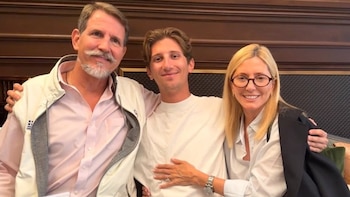 Pablo y Marie Chantal de Grecia paralizan sus vacaciones en Bahamas por el aparatoso accidente de su hijo: “Tuvo una mala caída y se fracturó la cabeza”