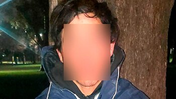 Detienen a dealer con cuchillos