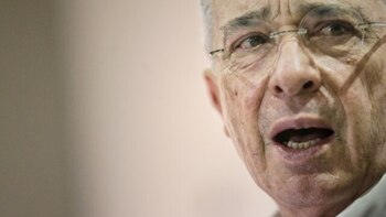 Álvaro Uribe warnt Kolumbien erneut,