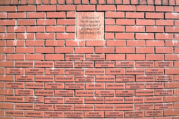 En el estadio hay una