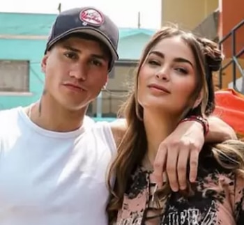 Laura Spoya y Sebastián Gálvez reciben inesperado respaldo de Mario Irivarren. Captura: Amor y Fuego.