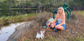 La creadora de contenido Yekaterina Vorokhobova denunció que las autoridades de Nicaragua la retuvieron por ingresar un dron al país en julio de 2024. (Imagen retomada de video en YouTube)