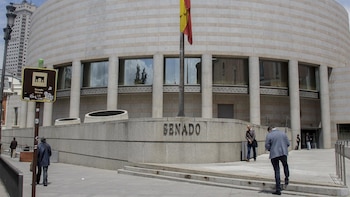 Acuerdo histórico para las elecciones del 29-N en el Senado: PSOE y Frente Amplio se presentarán juntos para tratar de impedir otra mayoría absoluta del PP