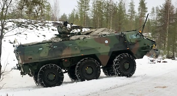 Entrenamiento militar cerca de Rusia