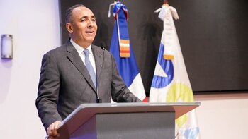 El director Nelson Arroyo enfatiza su enfoque en incrementar recaudaciones, fortalecer el comercio exterior y posicionar a República Dominicana como centro logístico regional. Foto cortesía Dirección de Aduanas