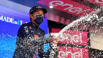 Con palabras de agradecimiento, Egan