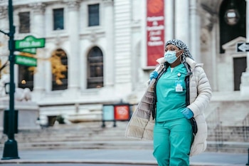 Una trabajadora del sistema de