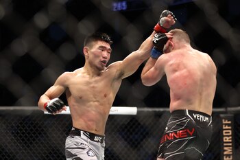 Song Yadong, de 27 años,