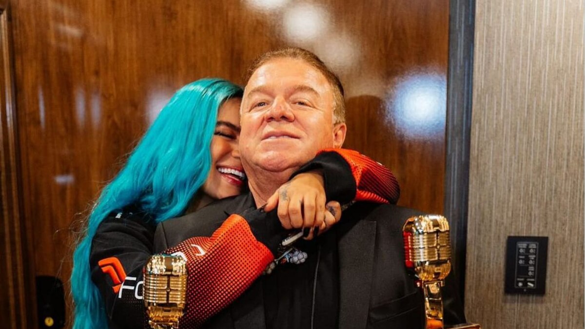 Padre de Karol G se pronunció tras la polémica de la canción '+57′: “Eres grande de corazón” - Infobae