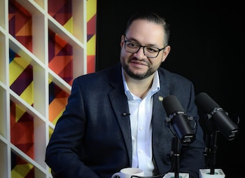 Más de 350 mil salvadoreños