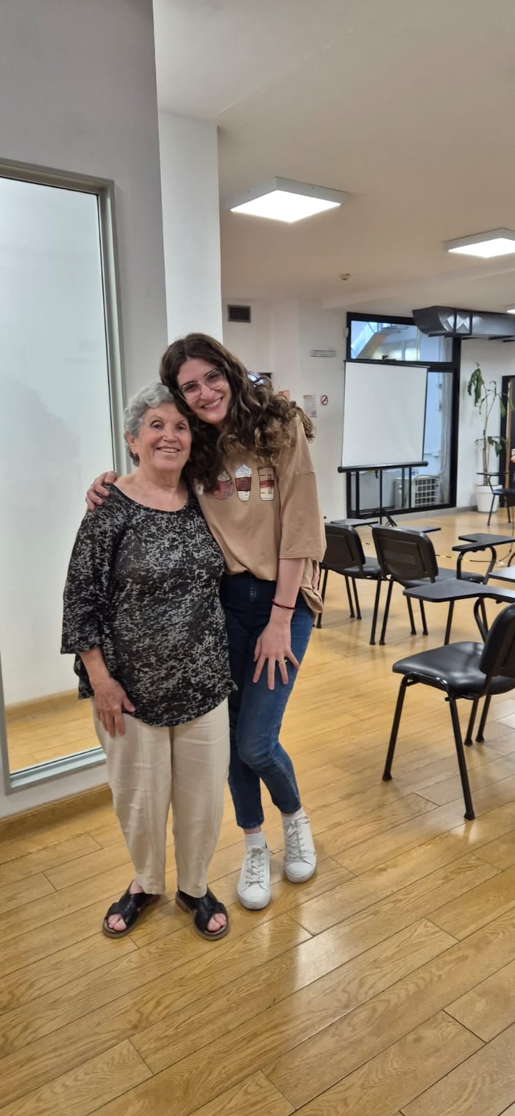 Eugenia junto Micaela, la psicóloga que escribió el posteo en LinkedIn que dio origen a la nota.