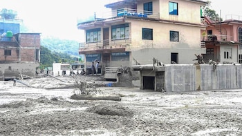 Agencias de la ONU y ONG interncionales ponen en marcha la respuesta humanitaria ante la grave riada de Nepal