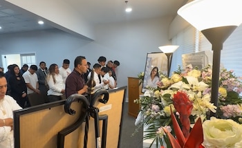 Familiares, amigos y miembros de