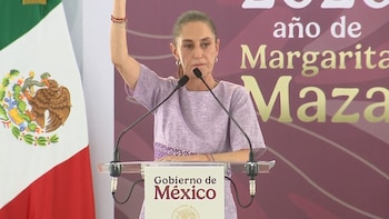 Entre abucheos, protestas y un desmayo, Sheinbaum presenta avances de gobierno en Colima, acusa de ‘prianistas’ a manifestantes