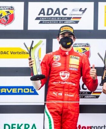 Sebastián Montoya en el podio