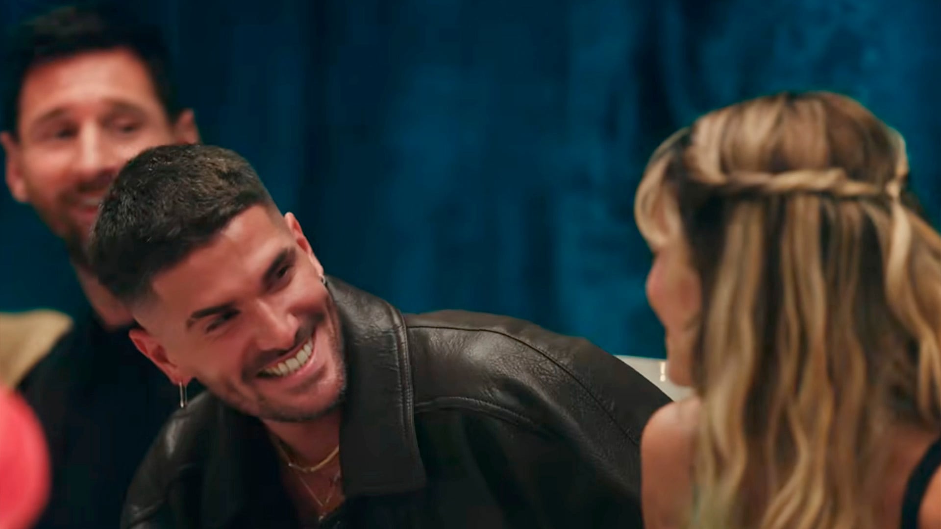 La pareja responde con humor y evasivas ante rumores de casamiento, lo que mantiene el interés mediático sobre Tini Stoessel y Rodrigo De Paul