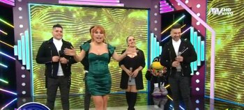 Magaly Medina se despide con agrupación 'Los Barraza'. Magaly Tv La Firme/ ATV