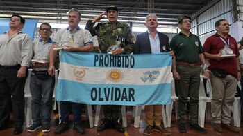 Crónica de un acto oficial