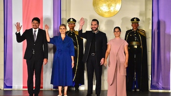 Nayib Bukele recibió a Laura Fernández en Casa Presidencial durante su visita oficial a El Salvador