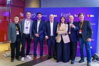 Carlos Guedes, director de WAIFF Latam; Julien Raout, director artístico de WAIFF Global; Nahuel Celerier, subsecretario de Políticas Productivas de la Ciudad de Buenos Aires; Hernán Lombardi, ministro de Desarrollo Económico porteño; Sabrina Slauscius, directora general de Industrias Creativas del Ministerio de Desarrollo Económico de la Ciudad; Marco Landi, fundador y presidente de WAIFF Global; y Edgardo Restivo, director de WAIFF Buenos Aires.