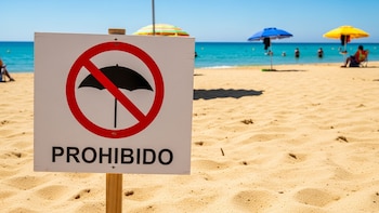 La playa de Cerdeña donde está prohibido el uso de sombrilla a menores de 65 años y entrar cuesta 10 euros
