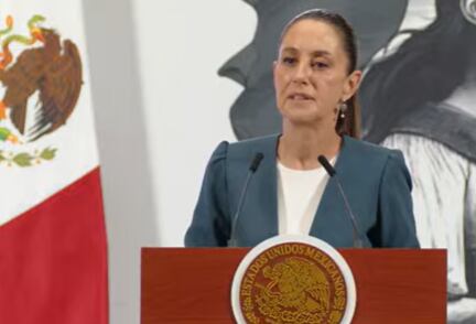 Durante su conferencia matutina, la presidenta Claudia Sheinbaum expresó apoyo a las periodistas Sabina Berman, Vanessa Romero y Denise Dresser. Foto: Conferencia matutina presidencial.