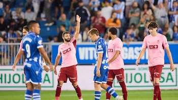(Crónica) El Valencia resucita sin Corberán y el Rayo se despide con victoria de Butarque