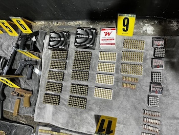Las autoridades de Guatemala indicaron que la incautación evitó la posible distribución de armas y municiones a estructuras criminales. (Foto: Ministerio de Gobernación)