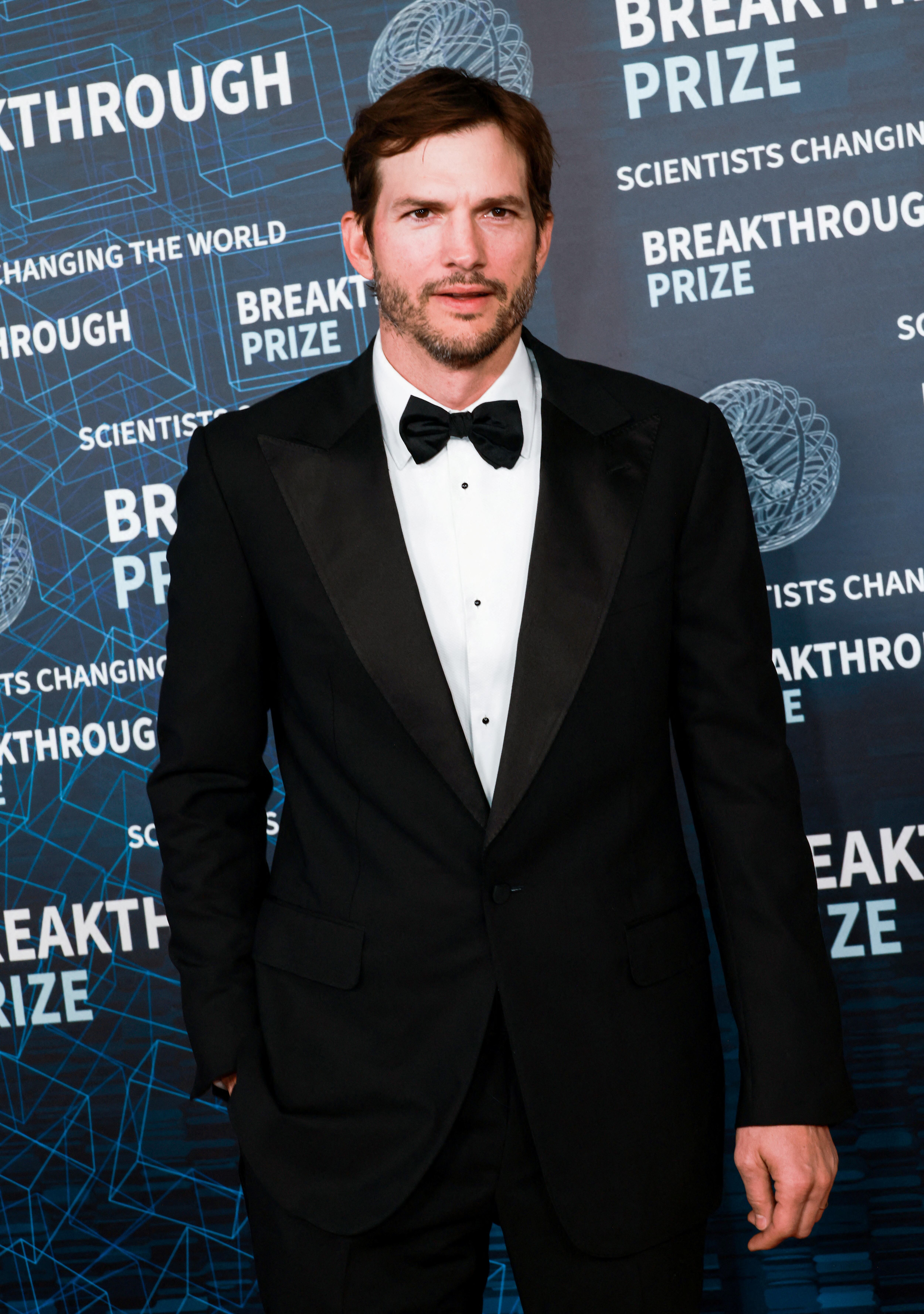 Ashton Kutcher aseveró que su atractivo le ha jugado en contra a la hora de conseguir un papel. (REUTERS/Aude Guerrucci)