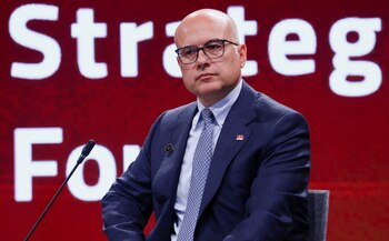 El primer ministro serbio, Milos