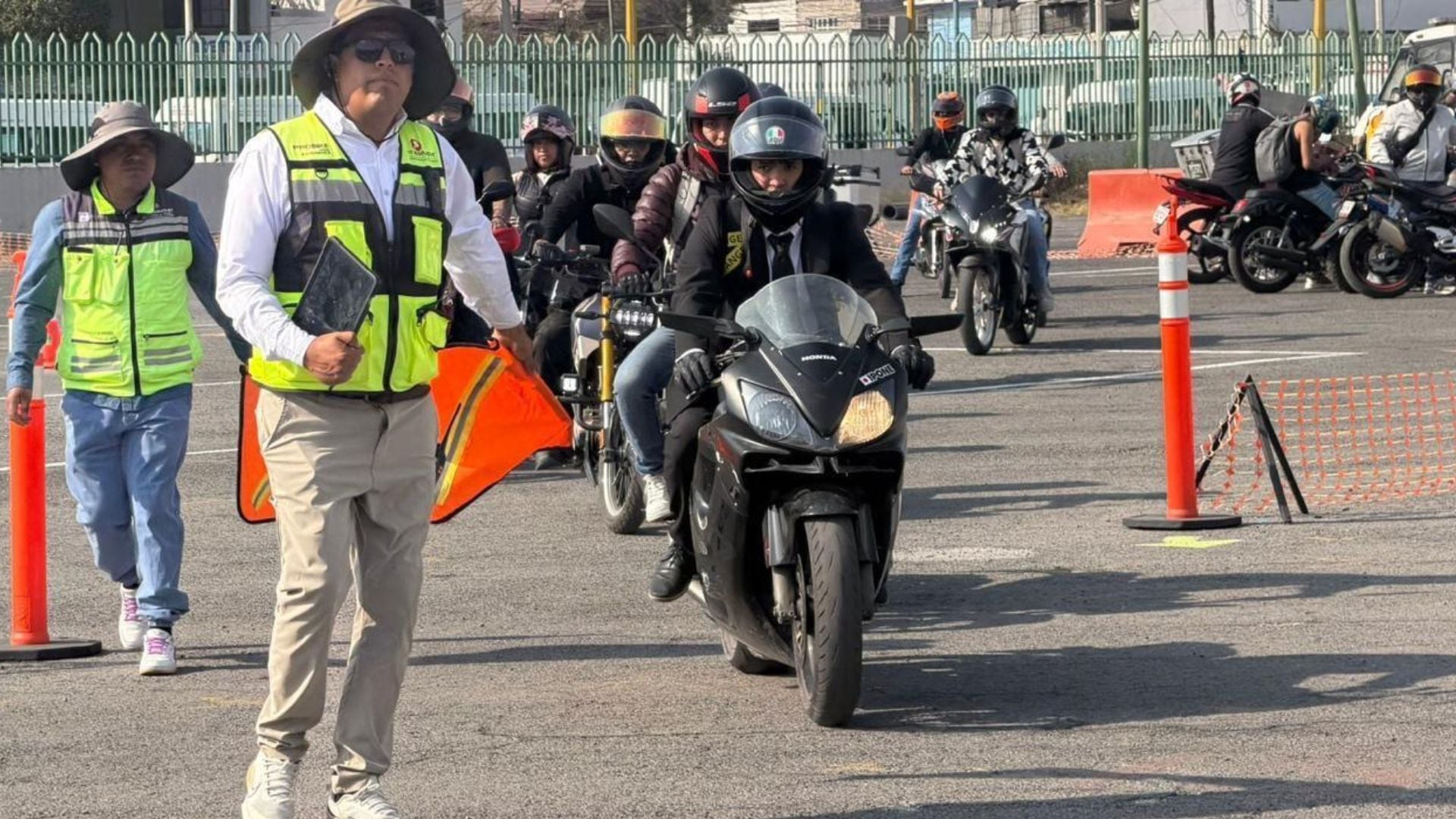 La Secretaría de Movilidad del Estado de México abrió un nuevo módulo para tramitar la certificación de motociclistas (X@SEMOV_Edomex)