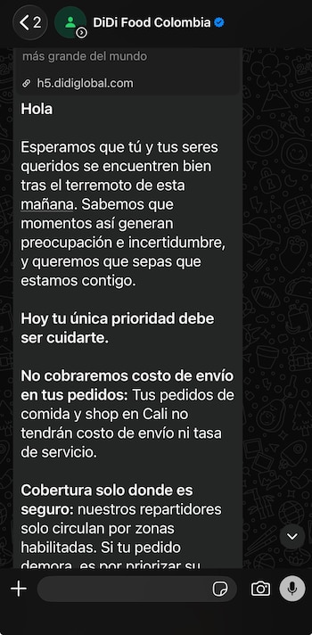 Captura de pantalla de un mensaje de DiDi Food Colombia en una aplicación de chat que informa sobre envío gratuito en Cali tras un terremoto