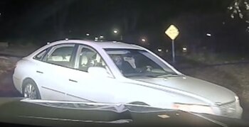 El Hyundai Azera blanco, clave