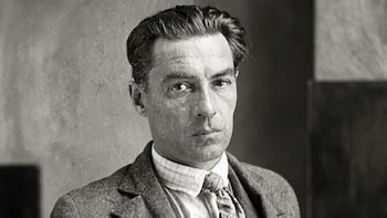 Roberto Arlt, escritor argentino: “La escuela más útil es la escuela de la calle, que enseña todo aquello que los libros no dicen jamás”