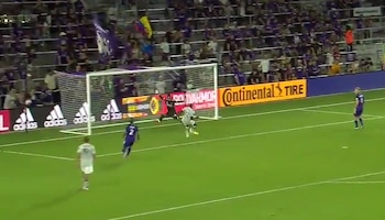 Pedro Gallese ante el CF