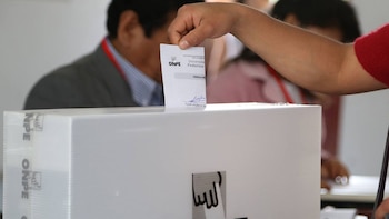 Solo quienes cuenten con el DNI físico podrán ejercer su derecho al voto, ya que el sistema electoral no admite constancias, fotocopias ni otros documentos supletorios - Créditos: Andina.