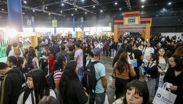 La feria de empleo barrial, en una jornada previa. Este jueves, la quinta edición desbordó las expectativas con 5.000 inscriptos para 400 puestos disponibles