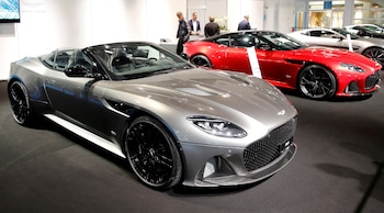El Aston Martin DBS Volante combina diseño elegante con detalles de lujo artesanal en su concepto de gran turismo (REUTERS/Arnd Wiegmann/File Photo)