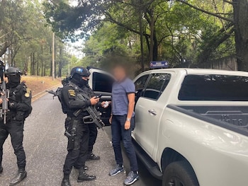 El caso vincula a Juan José Morales Cifuentes con la alcaldesa de Ayutla, Isel Súñiga, y con Erik Súñiga, alias El Pocho, en una trama política ligada al narcotráfico en la frontera de Guatemala con México.