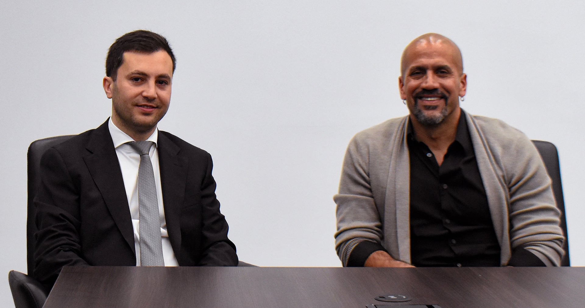 Stefano Di Carlo (presidente de River Plate) y Juan Sebastián Verón (mandatario de Estudiantes de La Plata) lideraron la mesa de trabajo
