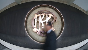 BCRP busca a cuatro profesionales