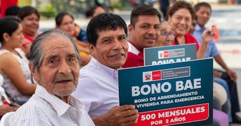 El subsidio es entregado a través de las agencias del Banco de la Nación, institución responsable de distribuir el apoyo económico a las familias beneficiadas.