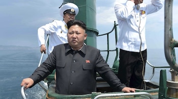 Kim Jong-un en un submarino