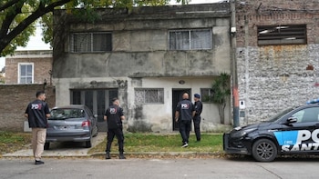 Los vecinos del barrio Tablada escucharon el ruido y alertaron a la policía y al Sistema Integrado de Emergencias Sanitarias (Fotos: Rosario3)