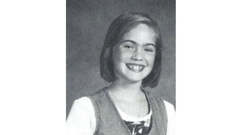 La foto acertijo: ¿Quién es esta niña que tuvo una infancia difícil y se convirtió en una sex symbol de Hollywood?