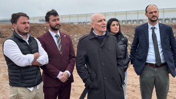 Espert y un grupo de