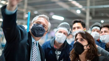Alberto Fernández durante la recorrida
